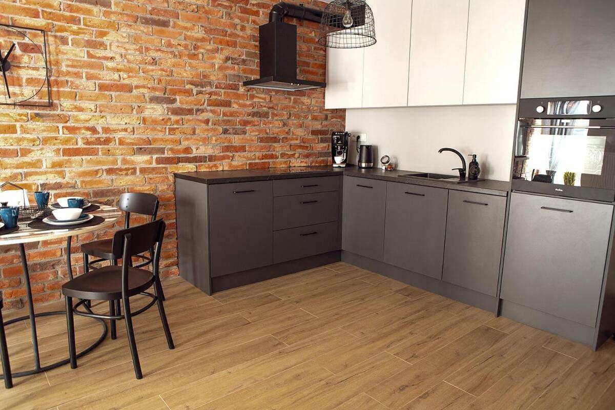 Concept Red Apartment Краків Екстер'єр фото